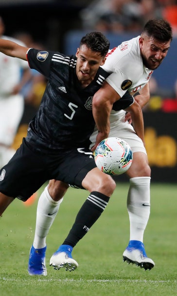 Guardado scores 2 as Mexico beats Canada 3-1